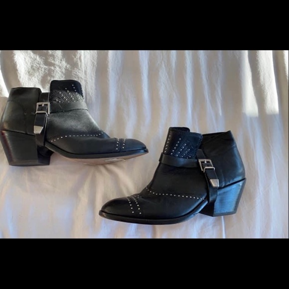 Vince Camuto Shoes - Vince Camuto Black Leather Ankle Boots Size 7.5